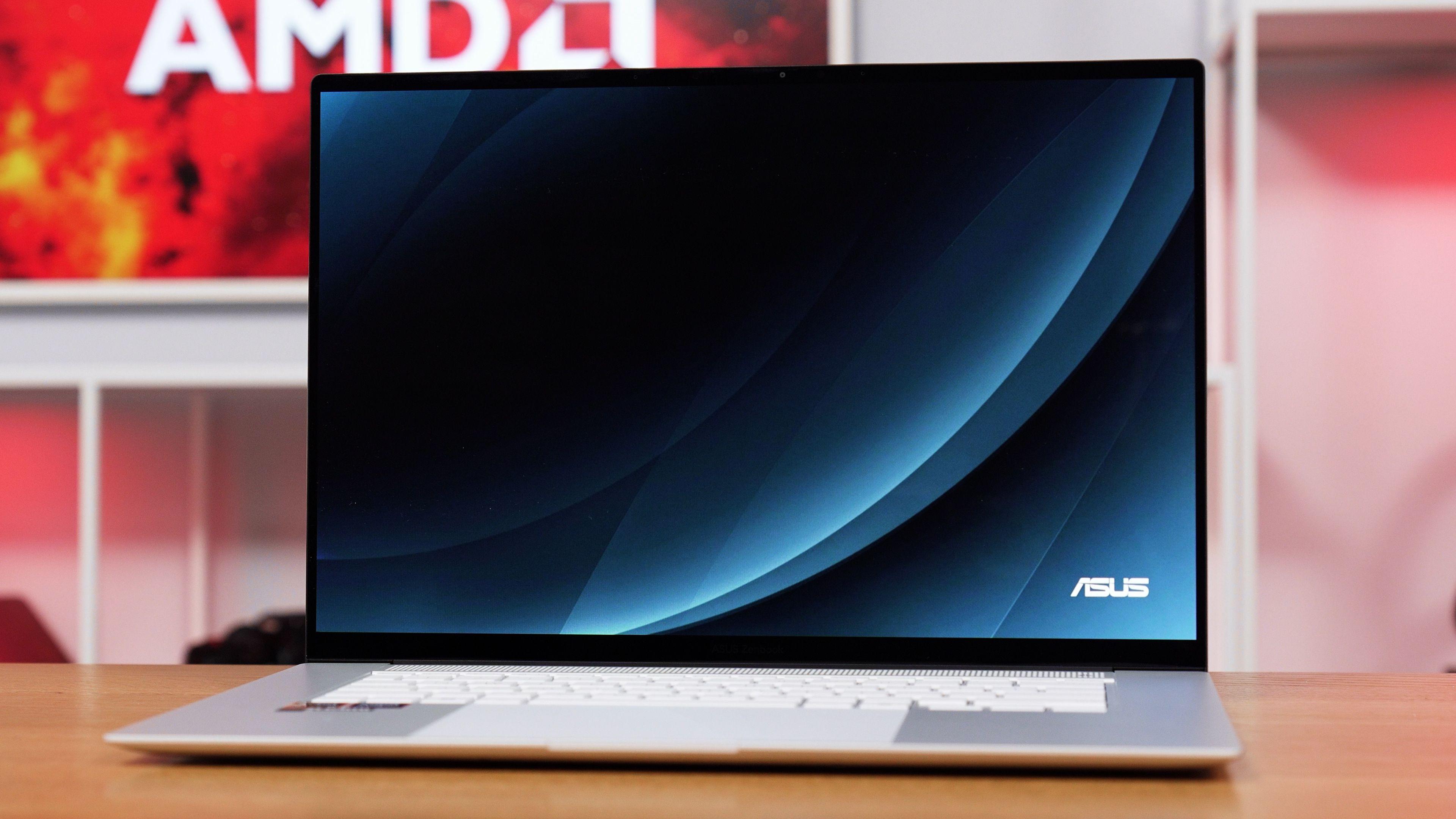 ASUS Zenbook S 16 in White